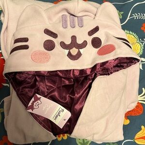 Pusheen Vampurr Cape